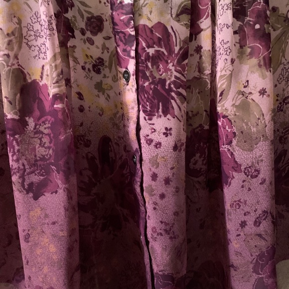Dolled Up by Fang Sheer Purple Ombre Floral Blouse - Picture 5 of 8